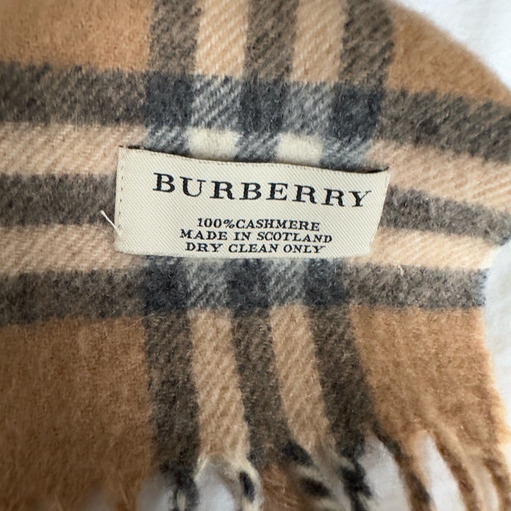 Burberry Camel Checkered Cashmere Scarf 54x12 EXCELLENT condition. - Picture 2 of 4